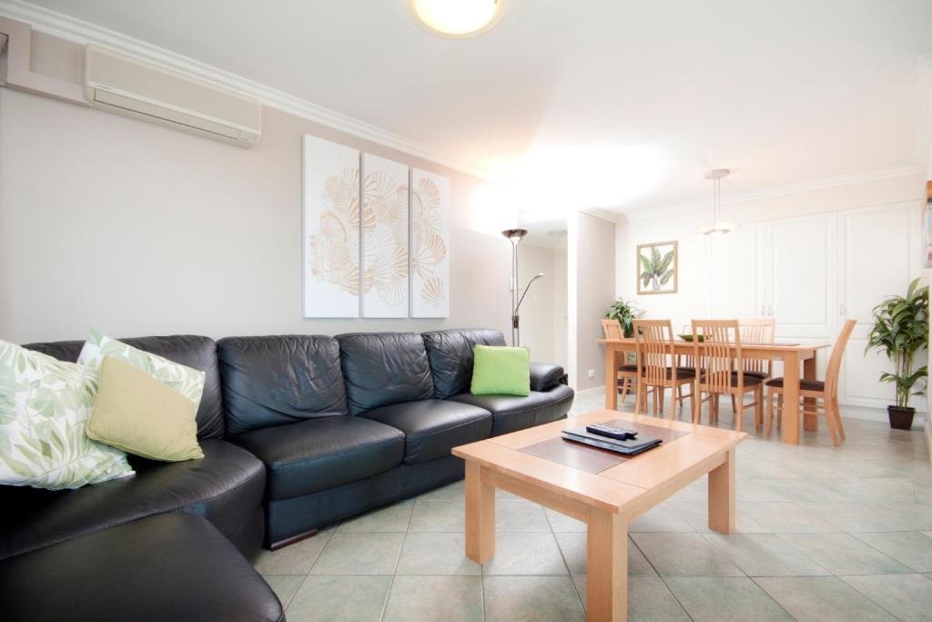 פורסטר Sails Apartments חדר תמונה
